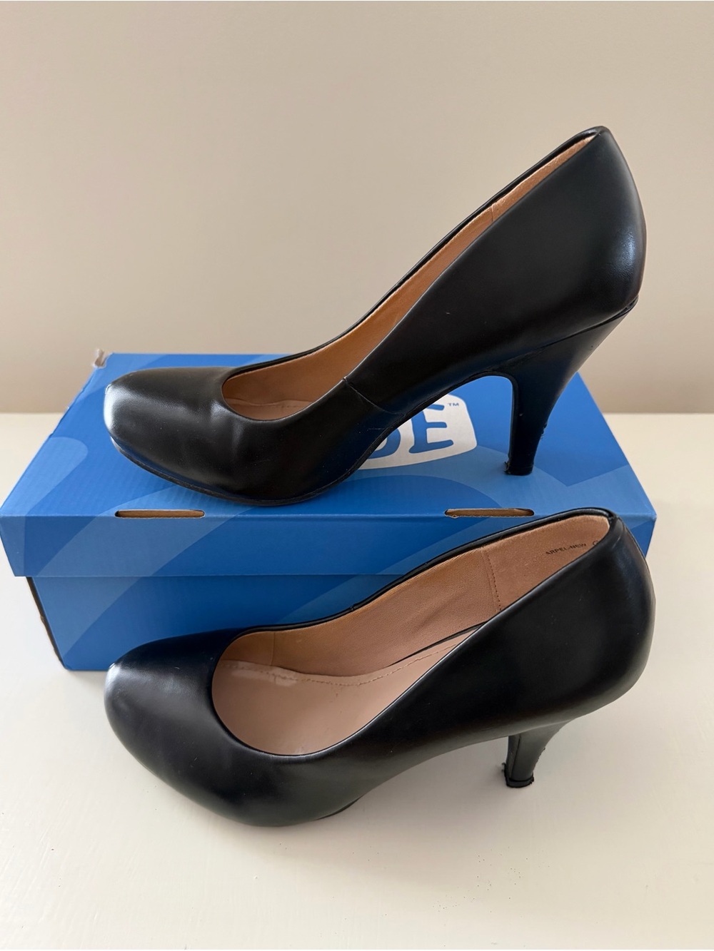 Dream Pairs Black Women's Classic Pump Heel